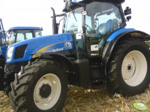 New Holland T6070 