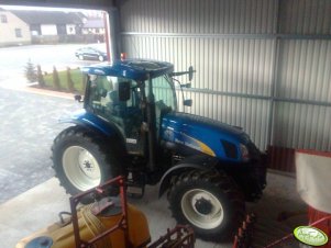 New Holland T6070