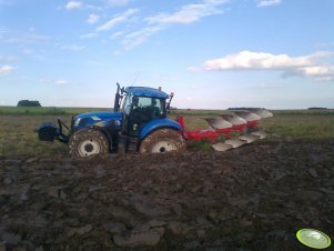 New Holland T6070PC + Kuhn