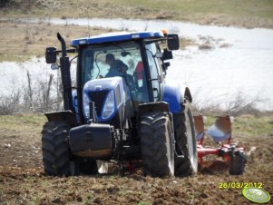 New Holland  T6070RC + KUHN Vari Master 122