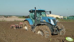 New Holland T7030 AC & Bury