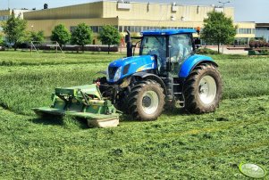 New Holland T7030 AC & Krone AFL 283 CF