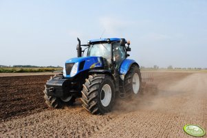 New Holland T7030