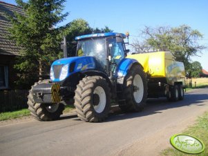 New Holland T7030