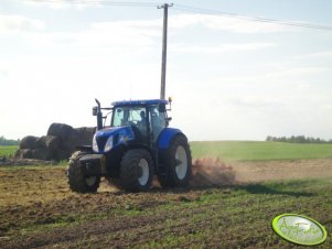 New Holland T7030