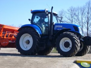 New Holland T7030