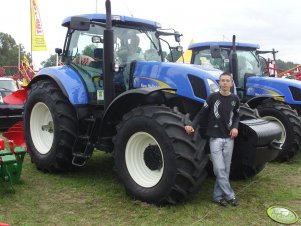 New Holland T7030