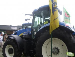 New Holland T7030