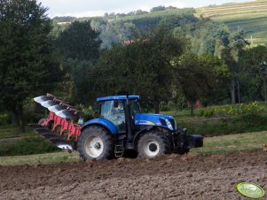 New Holland T7030