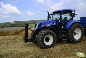 New Holland T7030