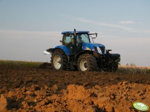 New Holland T7030