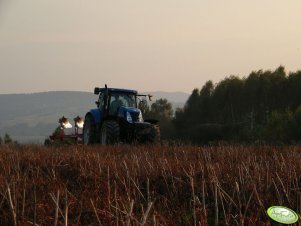 New Holland T7030