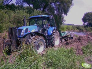 New Holland T7030