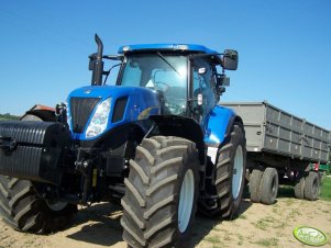 New Holland T7030