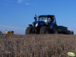 New Holland T7030