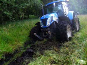 New Holland T7030