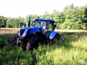 New Holland T7030