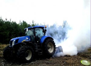 New  Holland T7030