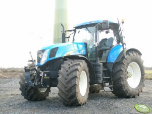 New Holland T7040