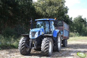 New Holland T7040