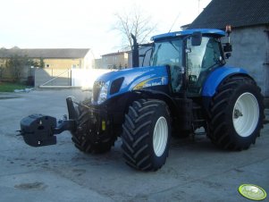 New Holland T7040