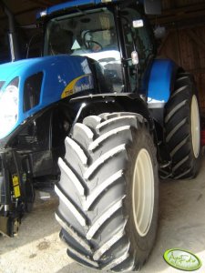 New holland T7040