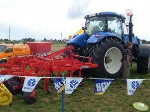 New Holland T7050