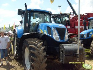 New Holland T7050
