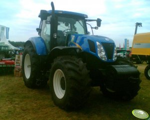 New Holland T7050