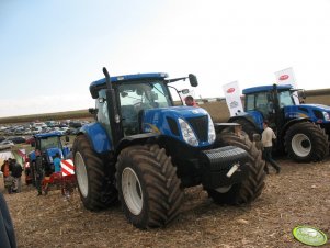 New Holland T7060 + kultywator Poettinger Synkro 3001