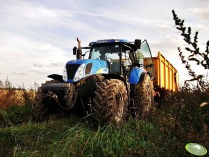 New Holland T7060