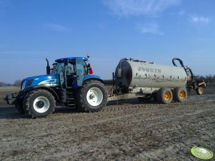 New Holland T7060