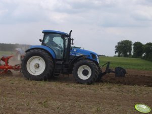 New Holland T7060 