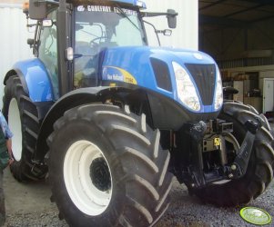 New Holland T7060