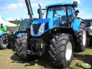 New Holland T7060