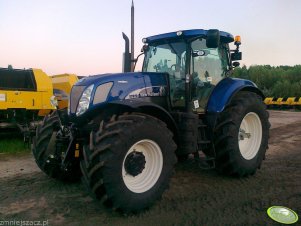 New Holland T7070 AC Blue Power