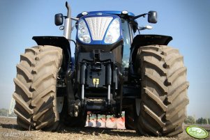 New Holland T7070