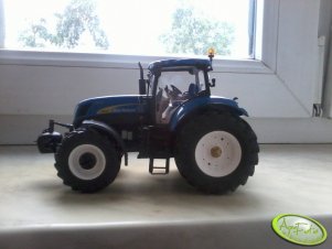 New Holland T7070