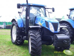 New Holland T7070