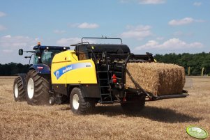 New Holland T7.250 z prasa 9080