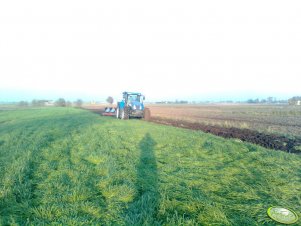 New Holland T7520 i Kverneland Es 95