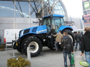 New Holland T8 275