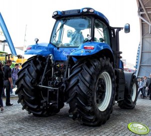 New Holland T8 275