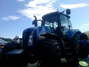 New Holland T8020