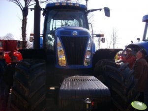 New Holland T8030