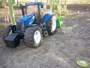 New Holland T8040 + siewnik