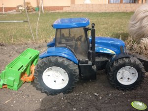 New Holland T8040 + siewnik