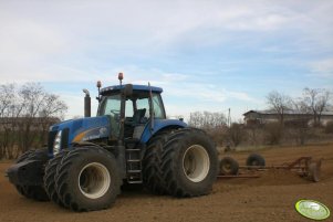 New Holland T8040