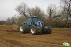 New Holland T8040