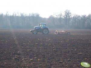 New Holland T8040